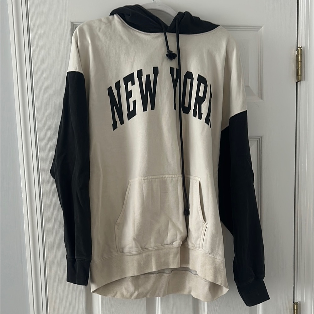 Brandy Melville Black and Cream New York Hoodie